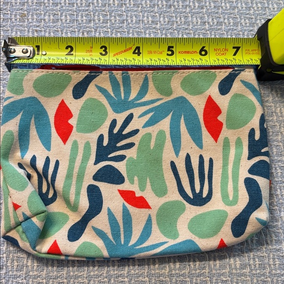 Ipsy Force of Nature Pouch with Red Interior - Picture 4 of 5